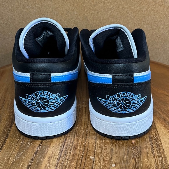 Jordan 1
Low
NWOT - Picture 3 of 7